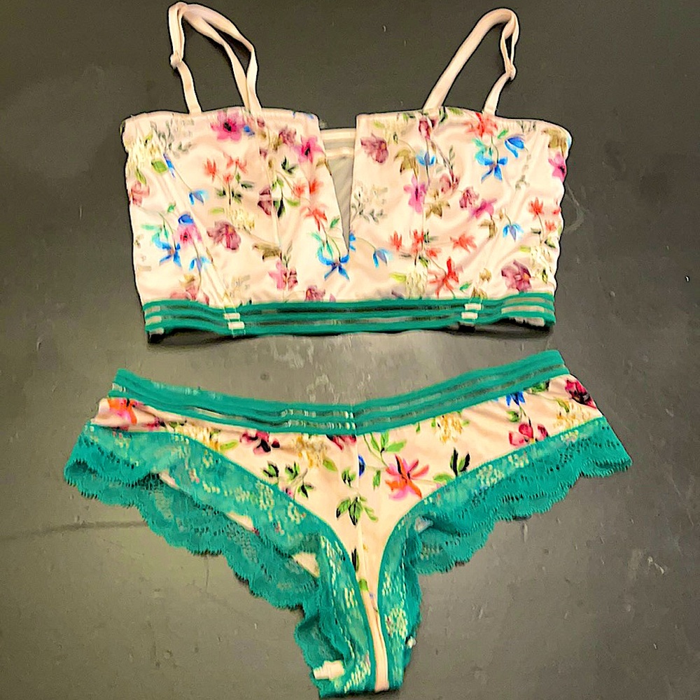 Victoria Secret top and boy shorts matching bottom